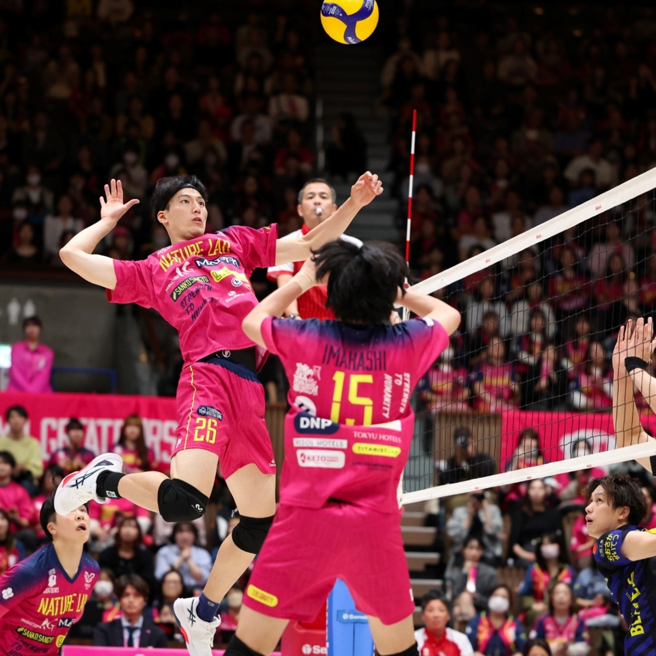 足球欧冠最佳球员票选开启，众星入围